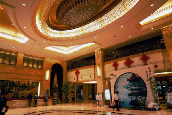 重庆观音桥夜生活，嗨到天亮？揭秘不夜城作息